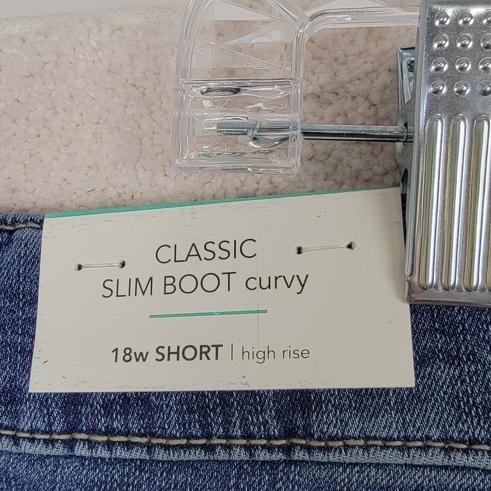 Maurices NWT 18W Short Slim Bootcut Jeans Dark Wash Curvy Stretch‎ Plus Size - Picture 4 of 13